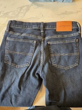 Lucky Brand Dark Blue Sweet Mid Rise Straight Jeans. Size 4/27